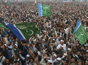 مہنگائی، بجلی کے بلوں میں اضافے کے خلاف جماعت اسلامی کا لیاقت باغ میں دھرنا جاری
