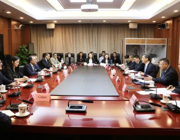 وزیر خزانہ اور توانائی سے چین کے وزیر خزانہ کی دوطرفہ ملاقات