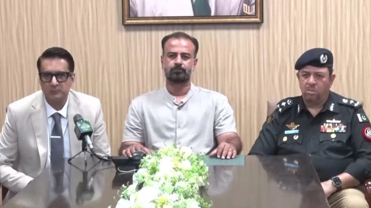 Young Man from Balochistan’s Panjgur District Voluntarily Surrenders Capitalnewspoint.com